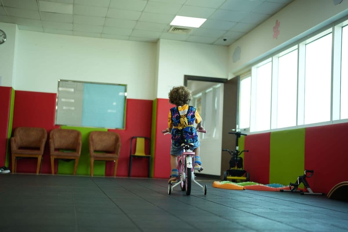 Fostering comfortable visual engagement to help children build stronger connections and better understand non-verbal social cues.