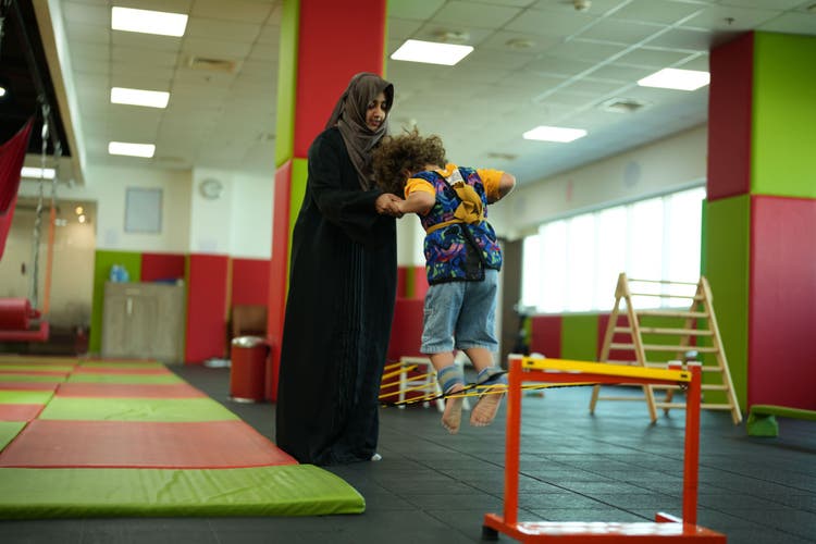 Parents may consider occupational therapy if a child shows ongoing difficulties with fine motor skills, self-care tasks, sensory sensitivities, poor balance, or trouble focusing.
